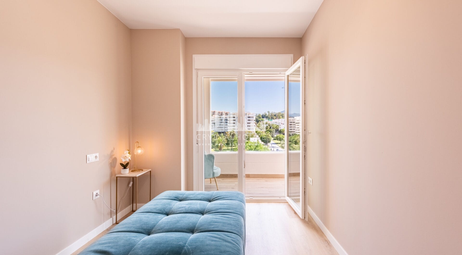 Brand New Luxury Corner Apartment with Sea &amp; Mountain Views in Nueva Andalucia, Marbella