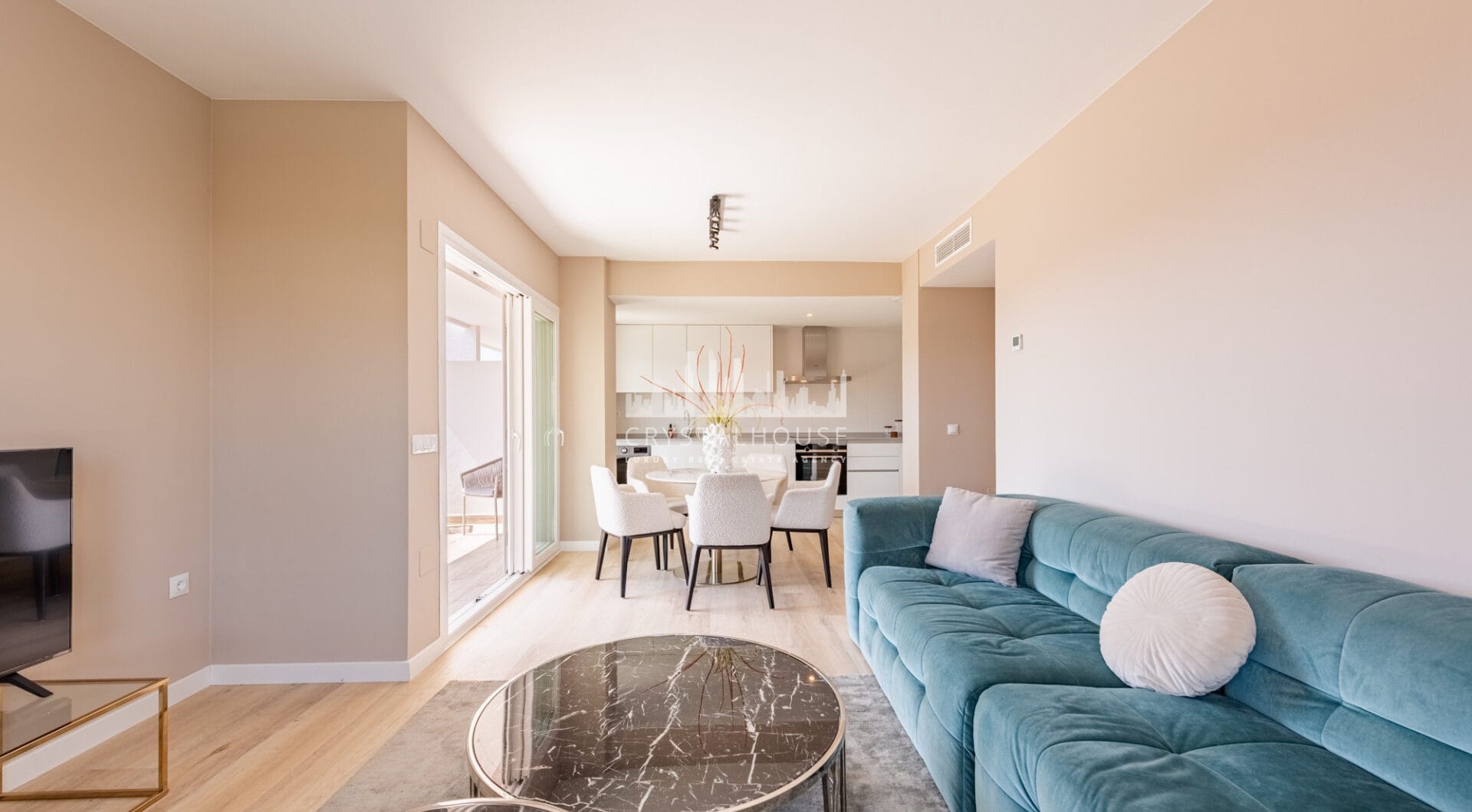 Brand New Luxury Corner Apartment with Sea &amp; Mountain Views in Nueva Andalucia, Marbella