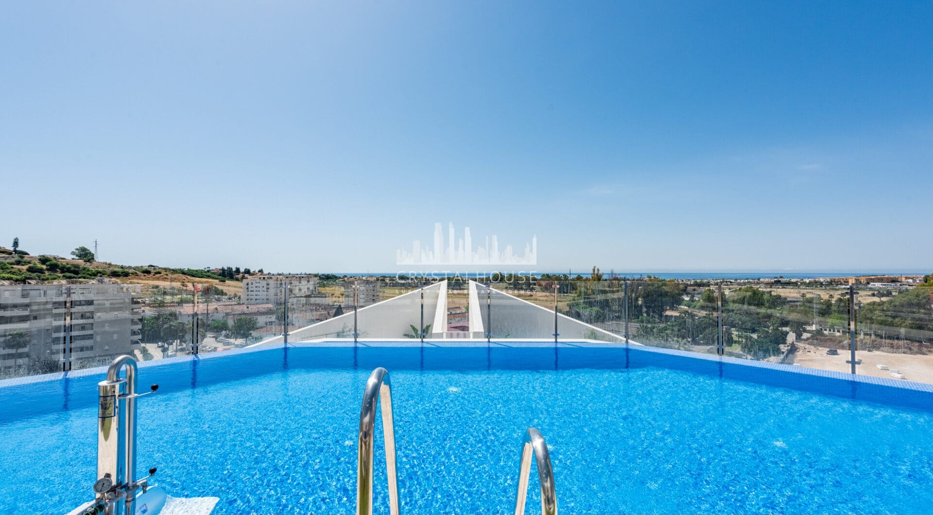 Brand New Luxury Corner Apartment with Sea &amp; Mountain Views in Nueva Andalucia, Marbella