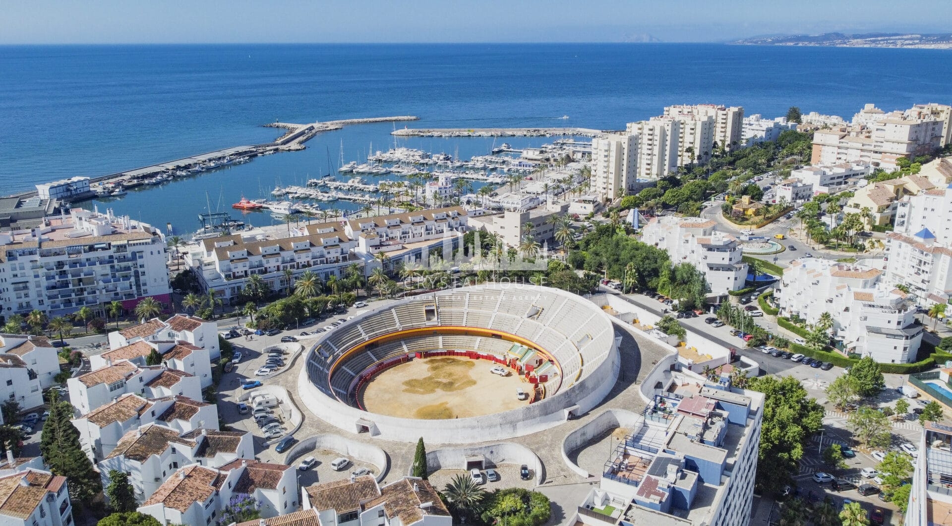 Superb Fully Renovated Three-Bedroom Apartment Steps from Estepona Beach