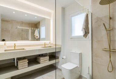 Superb Fully Renovated Three-Bedroom Apartment Steps from Estepona Beach