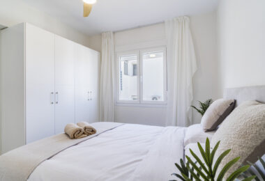 Superb Fully Renovated Three-Bedroom Apartment Steps from Estepona Beach