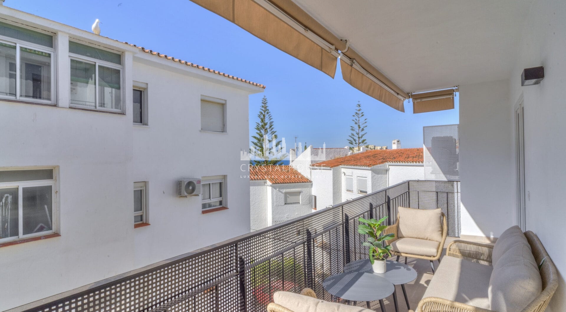 Superb Fully Renovated Three-Bedroom Apartment Steps from Estepona Beach