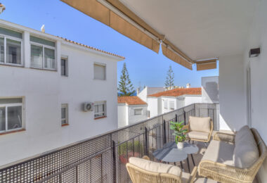 Superb Fully Renovated Three-Bedroom Apartment Steps from Estepona Beach
