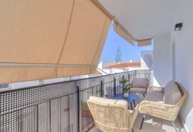 Superb Fully Renovated Three-Bedroom Apartment Steps from Estepona Beach