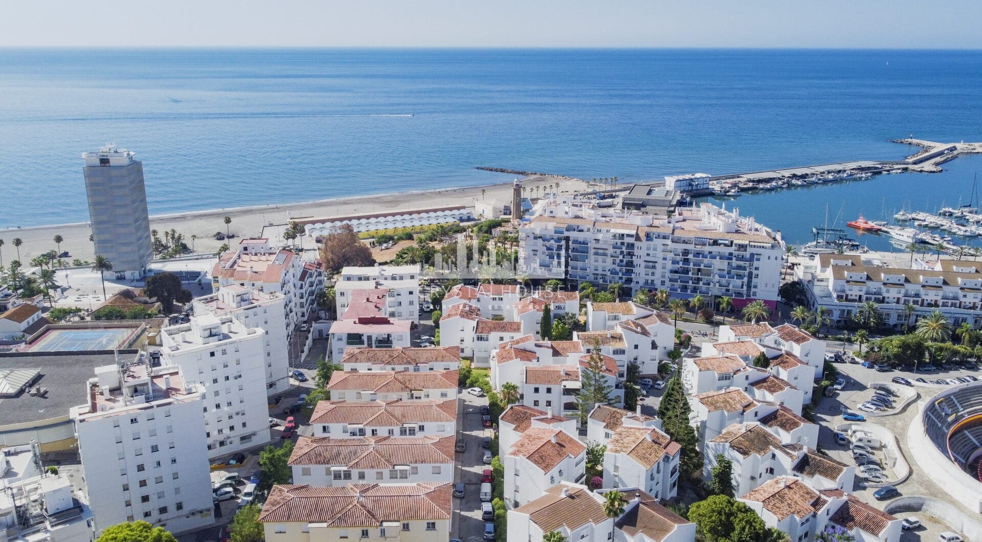 Superb Fully Renovated Three-Bedroom Apartment Steps from Estepona Beach