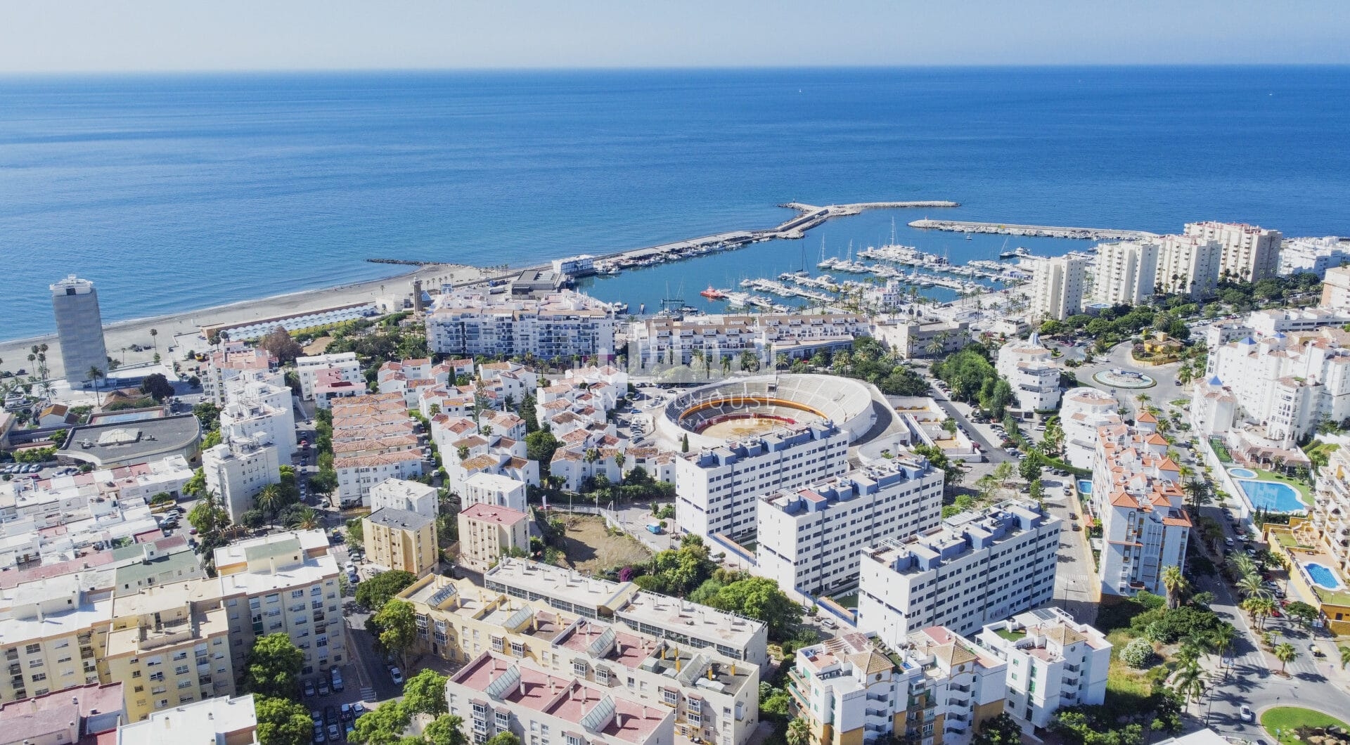 Superb Fully Renovated Three-Bedroom Apartment Steps from Estepona Beach