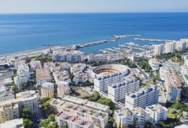 Superb Fully Renovated Three-Bedroom Apartment Steps from Estepona Beach
