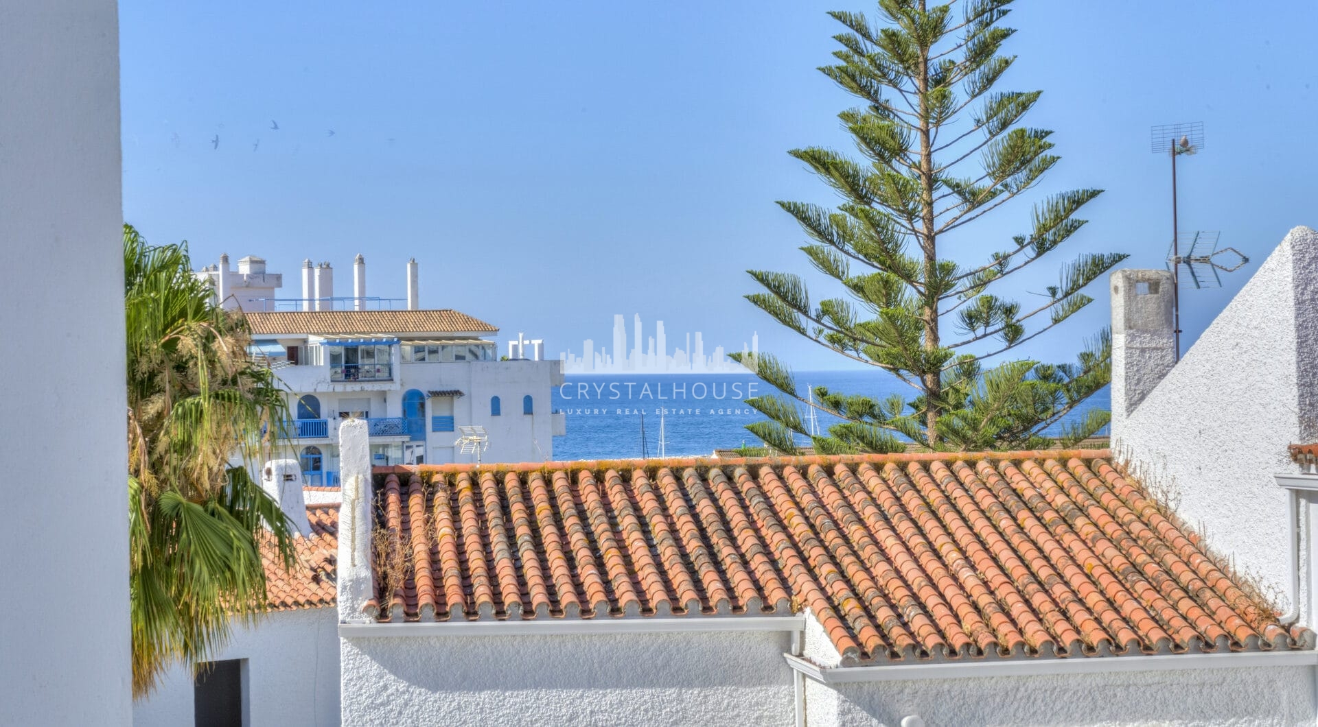 Superb Fully Renovated Three-Bedroom Apartment Steps from Estepona Beach