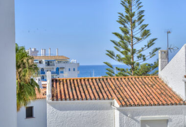 Superb Fully Renovated Three-Bedroom Apartment Steps from Estepona Beach