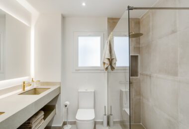 Superb Fully Renovated Three-Bedroom Apartment Steps from Estepona Beach