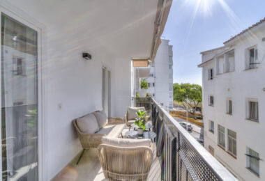 Superb Fully Renovated Three-Bedroom Apartment Steps from Estepona Beach