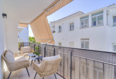 Superb Fully Renovated Three-Bedroom Apartment Steps from Estepona Beach