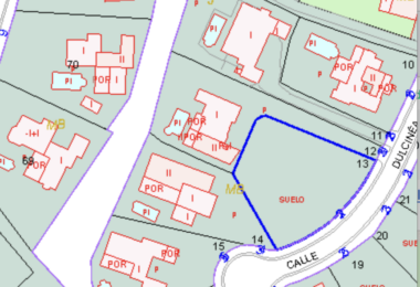 Plot with own water, with beautiful mature garden; exterior enclosure wall and completely fenced, for sale in Sotogrande