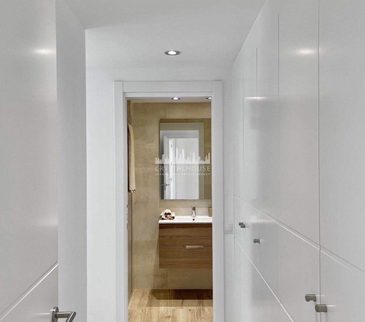 Brand new 4 bedroom Apartment in Nueva Andalucia - La Concha views and Sea Views - Keys ready!