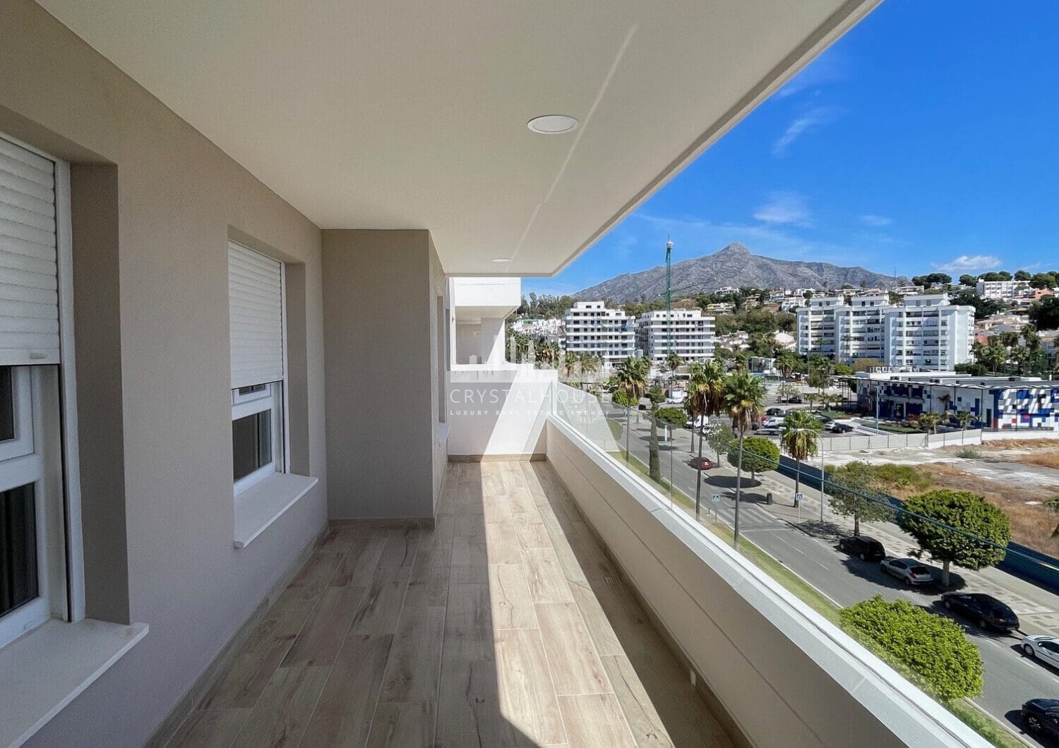 Brand new 4 bedroom Apartment in Nueva Andalucia - La Concha views and Sea Views - Keys ready!