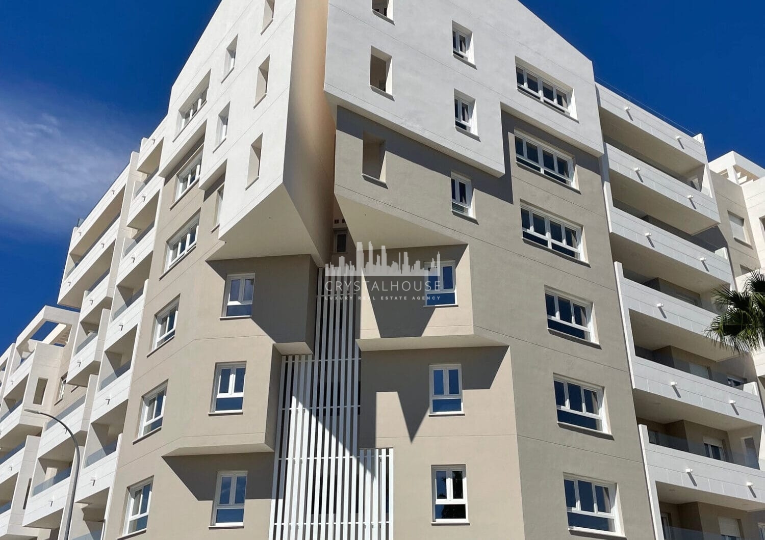 Brand new 4 bedroom Apartment in Nueva Andalucia - La Concha views and Sea Views - Keys ready!