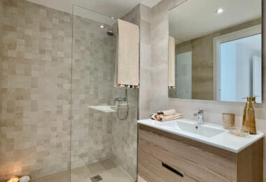 Brand new 4 bedroom Apartment in Nueva Andalucia - La Concha views and Sea Views - Keys ready!