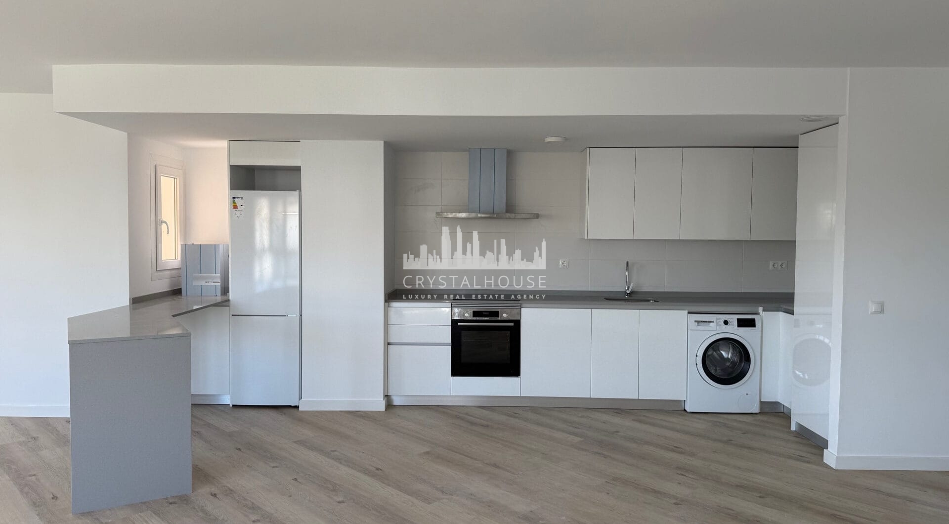 Brand new 4 bedroom Apartment in Nueva Andalucia - La Concha views and Sea Views - Keys ready!