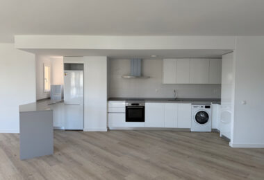 Brand new 4 bedroom Apartment in Nueva Andalucia - La Concha views and Sea Views - Keys ready!