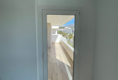 Brand new 4 bedroom Apartment in Nueva Andalucia - La Concha views and Sea Views - Keys ready!
