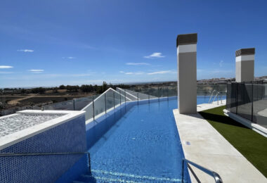 Brand new 4 bedroom Apartment in Nueva Andalucia - La Concha views and Sea Views - Keys ready!