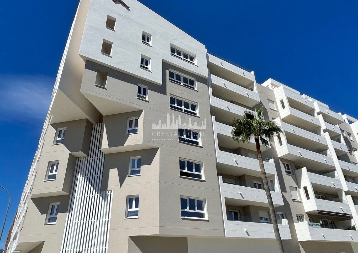 Brand new 4 bedroom Apartment in Nueva Andalucia - La Concha views and Sea Views - Keys ready!