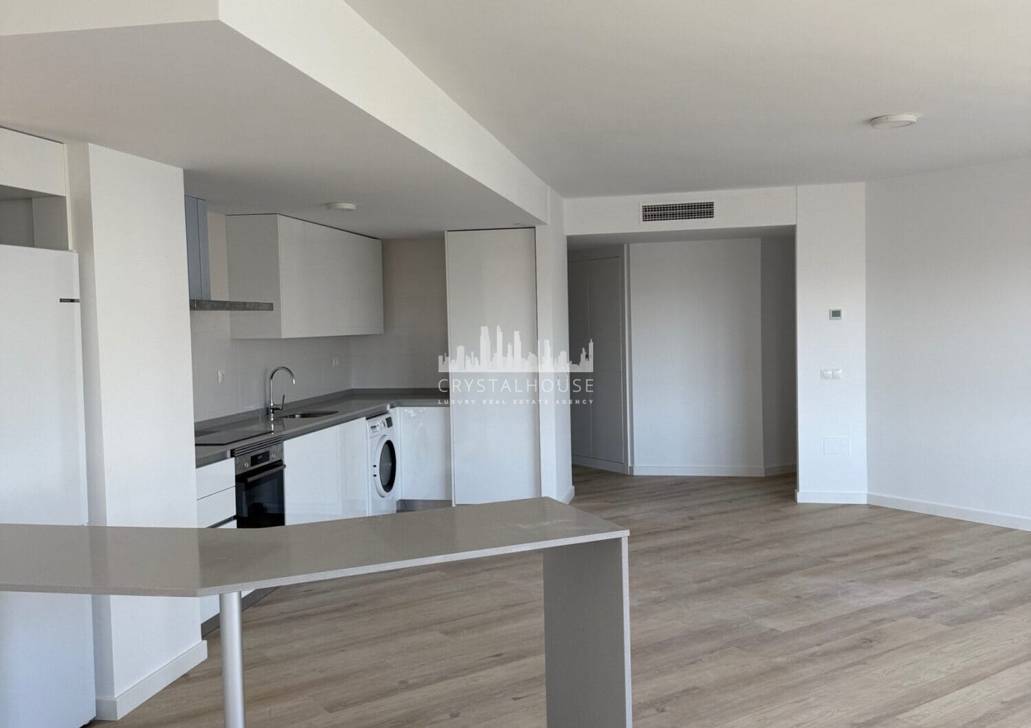 Brand new 4 bedroom Apartment in Nueva Andalucia - La Concha views and Sea Views - Keys ready!