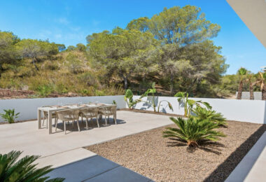 Luxury villa with swimming pool for sale in Las Colinas Golf, Costa Blanca