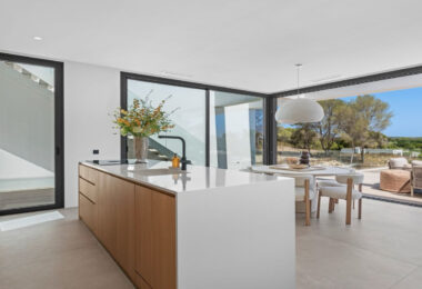 Luxury villa with swimming pool for sale in Las Colinas Golf, Costa Blanca