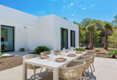 Luxury villa with swimming pool for sale in Las Colinas Golf, Costa Blanca