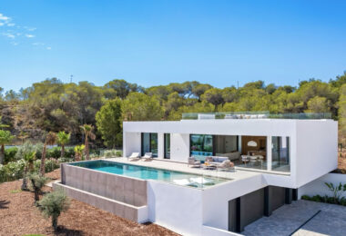 Luxury villa with swimming pool for sale in Las Colinas Golf, Costa Blanca