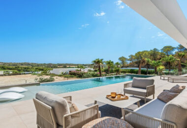 Luxury villa with swimming pool for sale in Las Colinas Golf, Costa Blanca