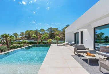 Luxury villa with swimming pool for sale in Las Colinas Golf, Costa Blanca
