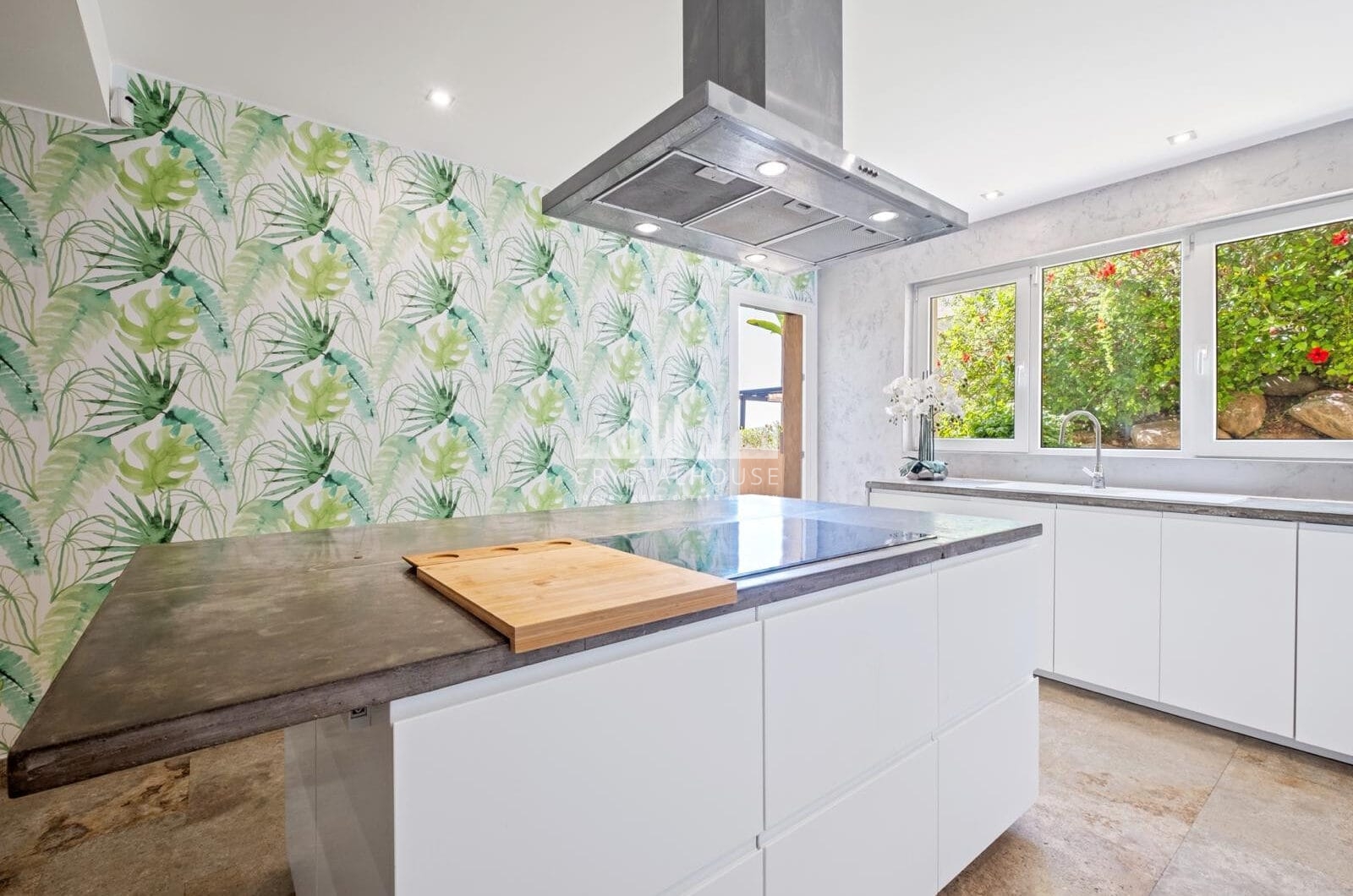 Spacious 3-Bedroom Apartment in a Gated Community on the Golden Mile