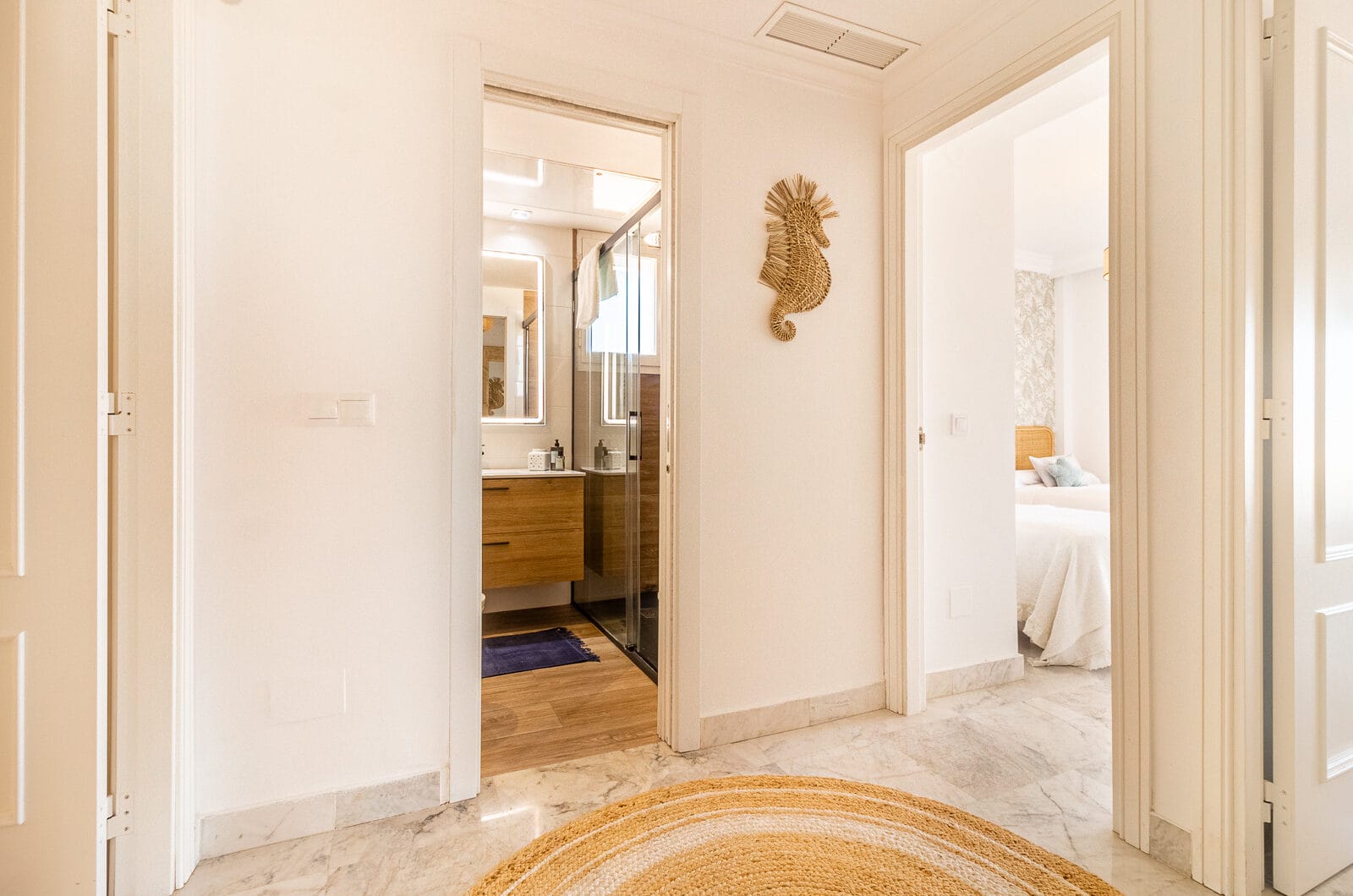 An exceptional 3-bedroom penthouse in the heart of Puerto Banús, offering one of the best terraces and panoramic views in the area.