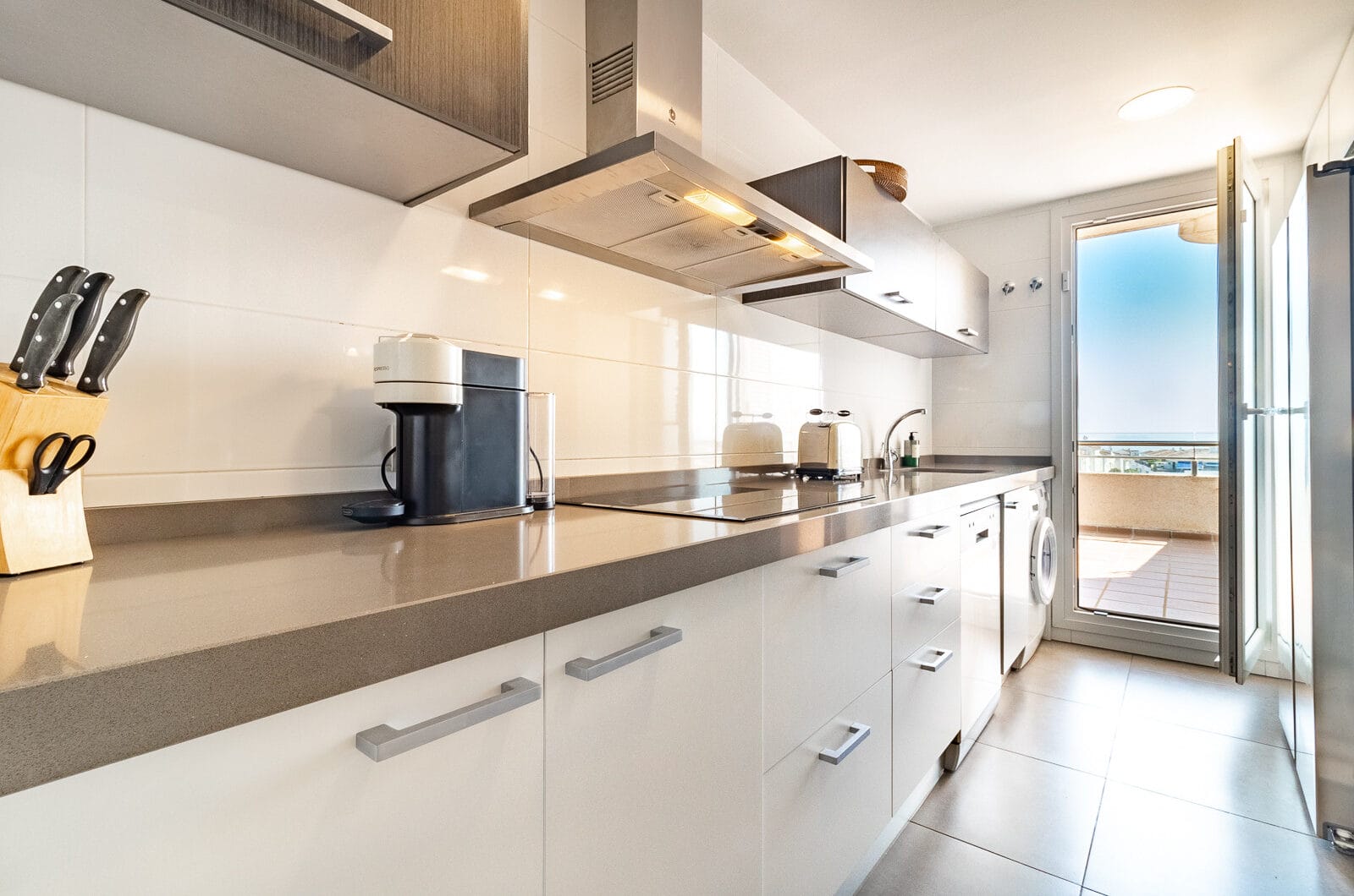 An exceptional 3-bedroom penthouse in the heart of Puerto Banús, offering one of the best terraces and panoramic views in the area.