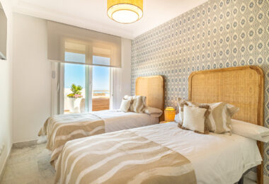 An exceptional 3-bedroom penthouse in the heart of Puerto Banús, offering one of the best terraces and panoramic views in the area.