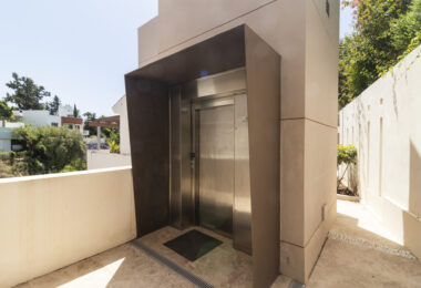 SEMI-DETACHED VILLA IN THE CENTER OF MARBELLA