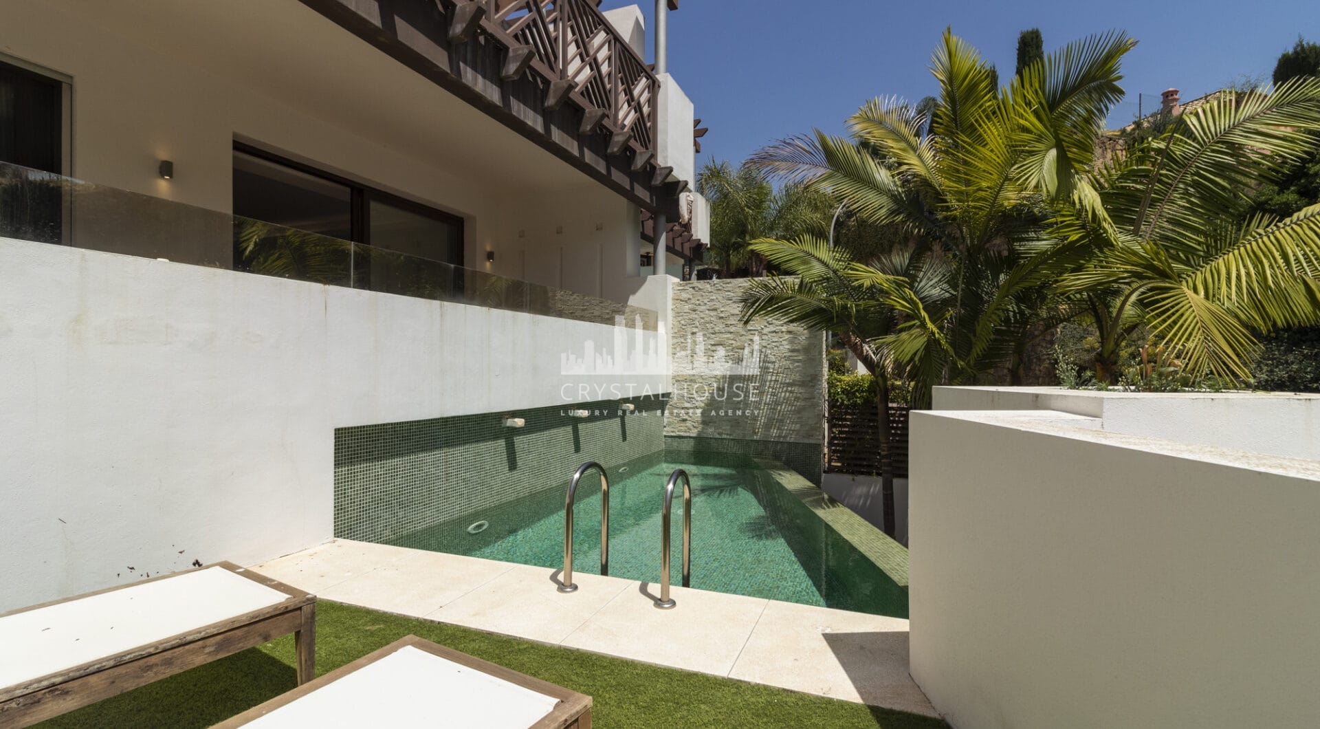 SEMI-DETACHED VILLA IN THE CENTER OF MARBELLA