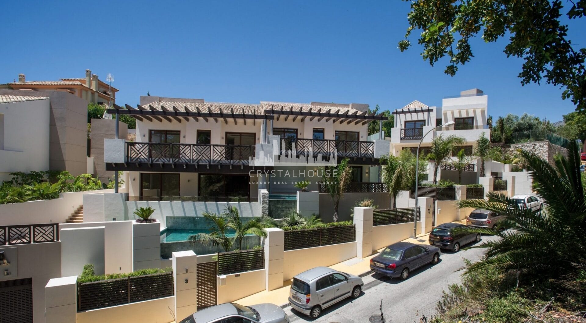 SEMI-DETACHED VILLA IN THE CENTER OF MARBELLA