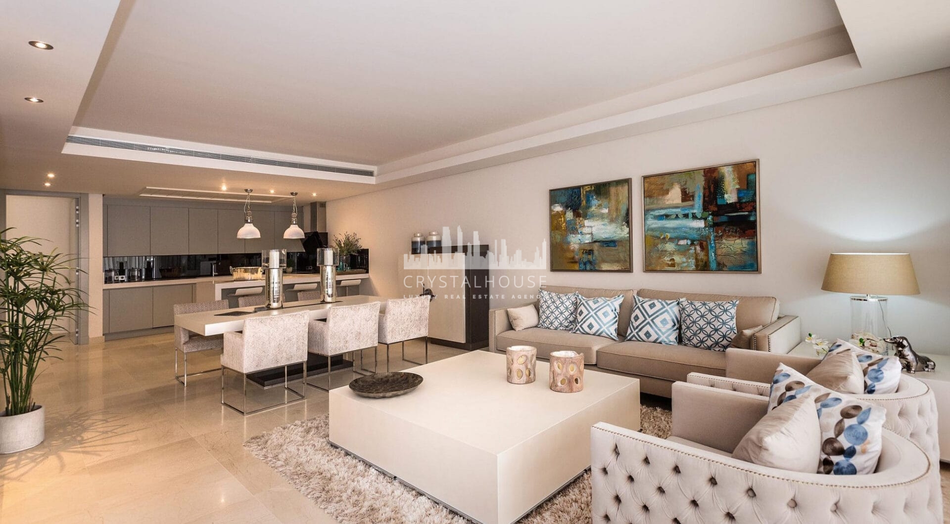 SEMI-DETACHED VILLA IN THE CENTER OF MARBELLA