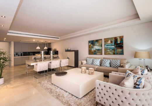 SEMI-DETACHED VILLA IN THE CENTER OF MARBELLA