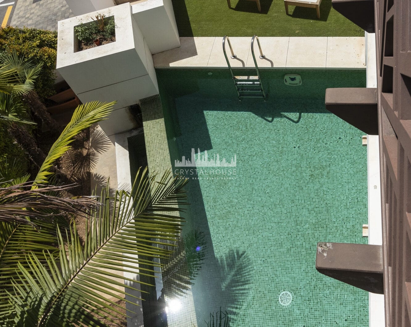 SEMI-DETACHED VILLA IN THE CENTER OF MARBELLA