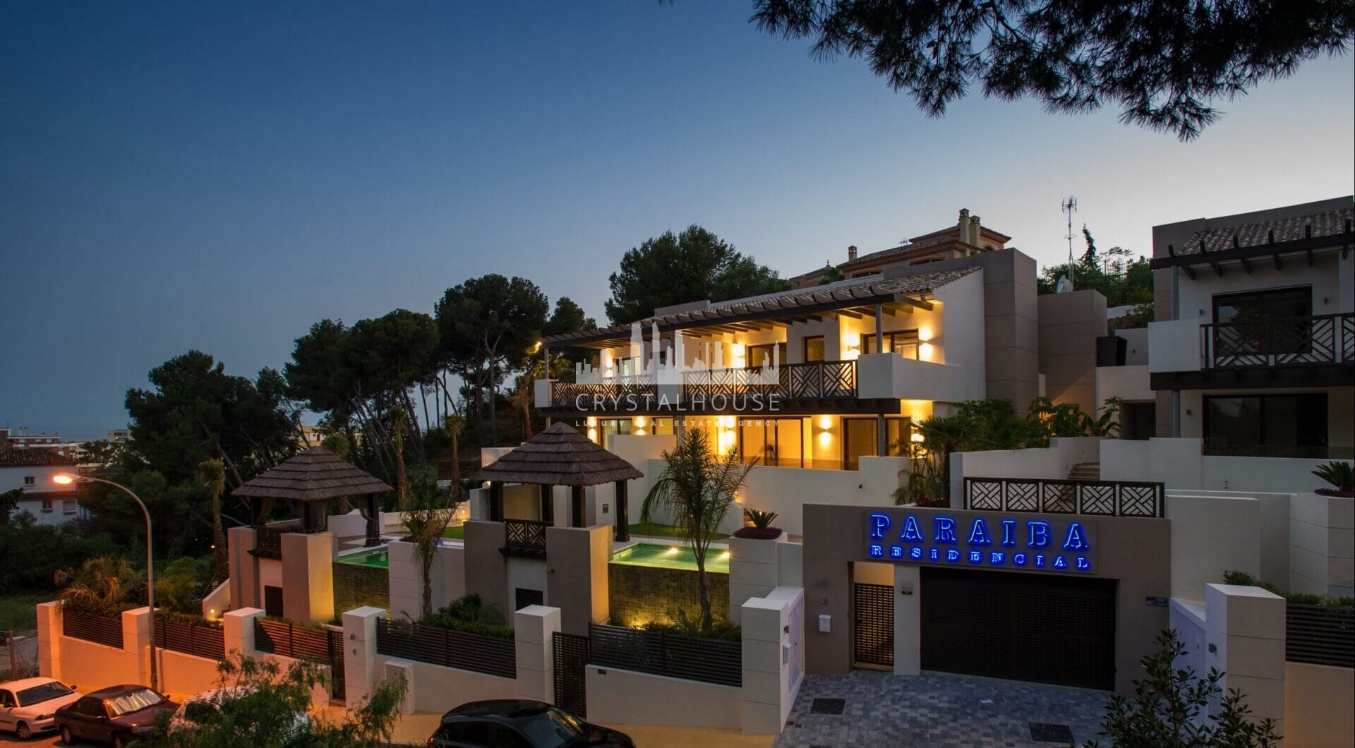 SEMI-DETACHED VILLA IN THE CENTER OF MARBELLA