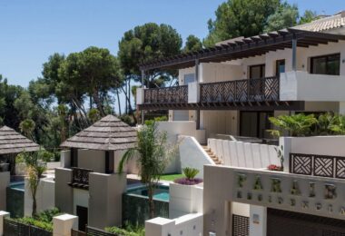 SEMI-DETACHED VILLA IN THE CENTER OF MARBELLA
