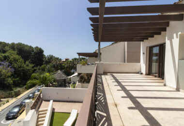 SEMI-DETACHED VILLA IN THE CENTER OF MARBELLA