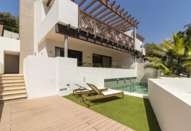 SEMI-DETACHED VILLA IN THE CENTER OF MARBELLA