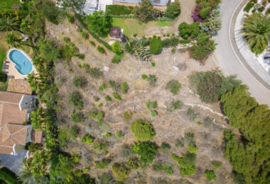 Expansive Plot with Panoramic Views in Valtocado, Mijas