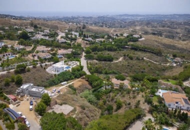 Expansive Plot with Panoramic Views in Valtocado, Mijas